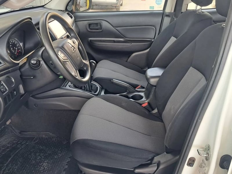 Mitsubishi L200 KATANA 2.4 CR MT 4X2 2021 - Imagen 12 de 20