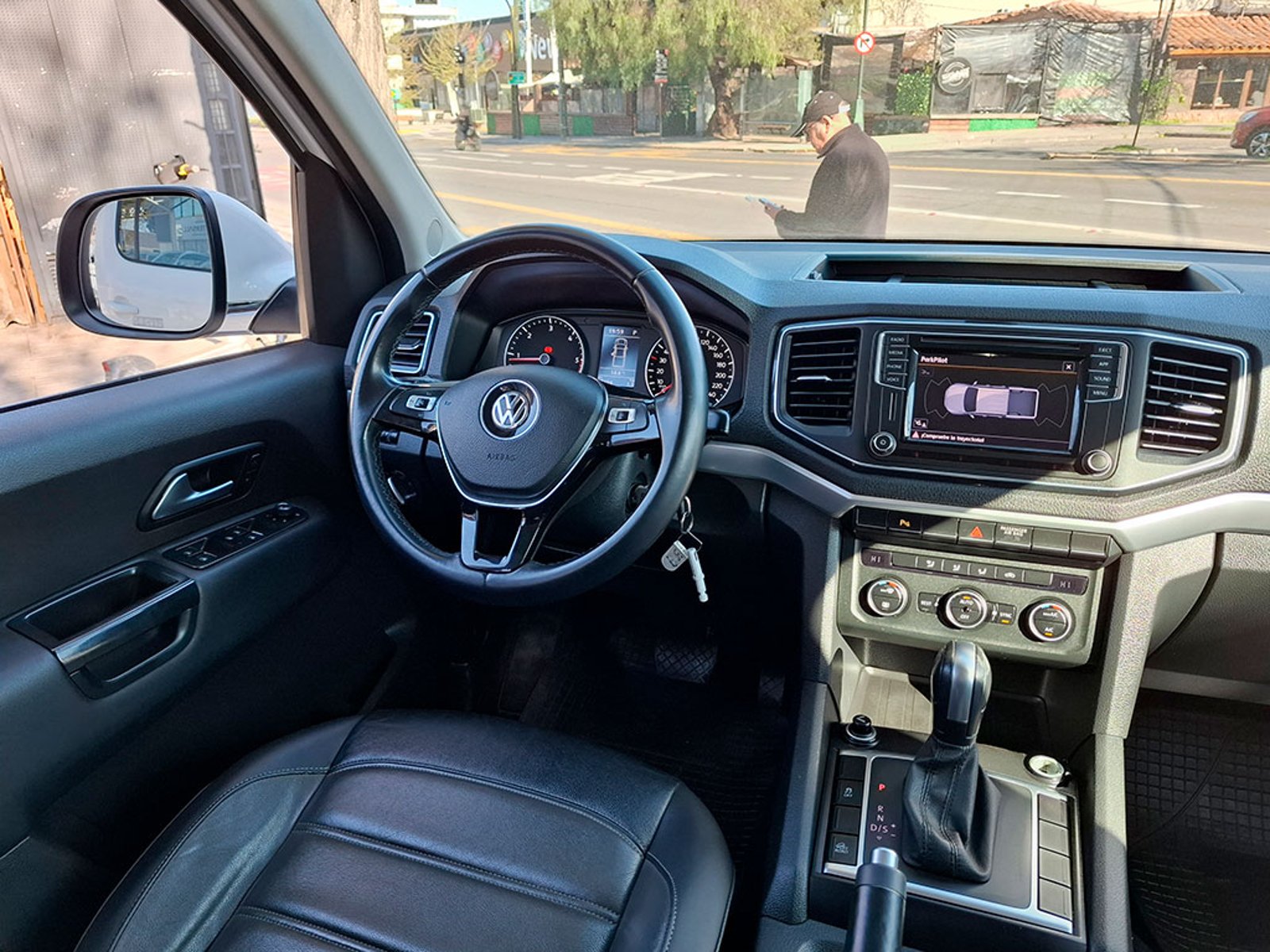 Volkswagen AMAROK 2.0 HIGHLINE 4MOTION 2023 - Imagen 8 de 20