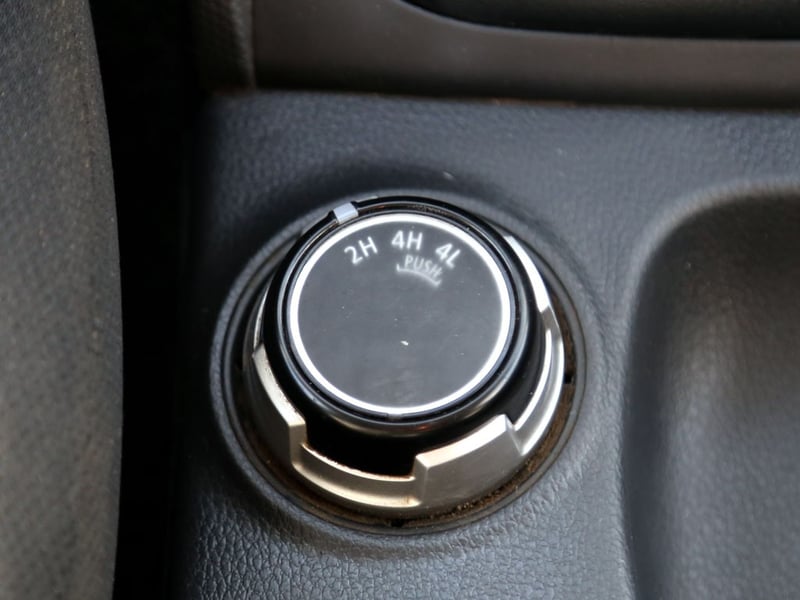 Mitsubishi L200 KATANA 2.4 4x4 MT 2023 - Imagen 19 de 20