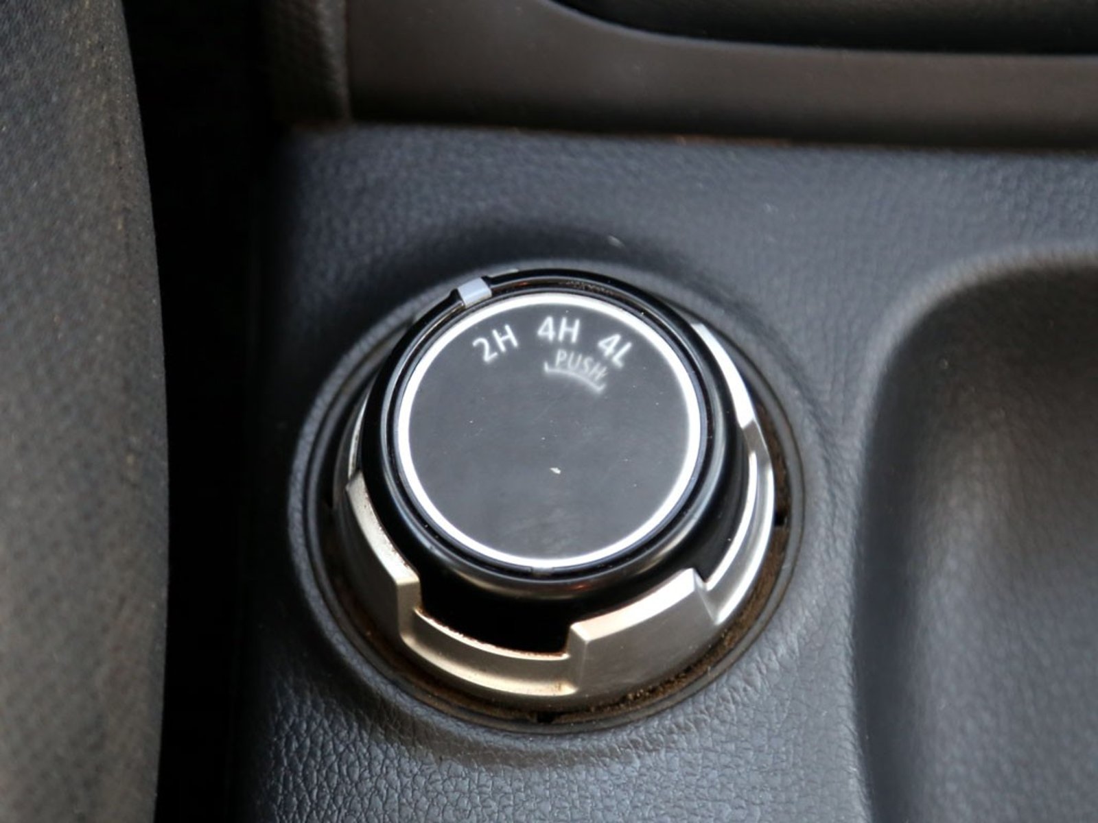 Mitsubishi L200 KATANA 2.4 4x4 MT 2023 - Imagen 19 de 20
