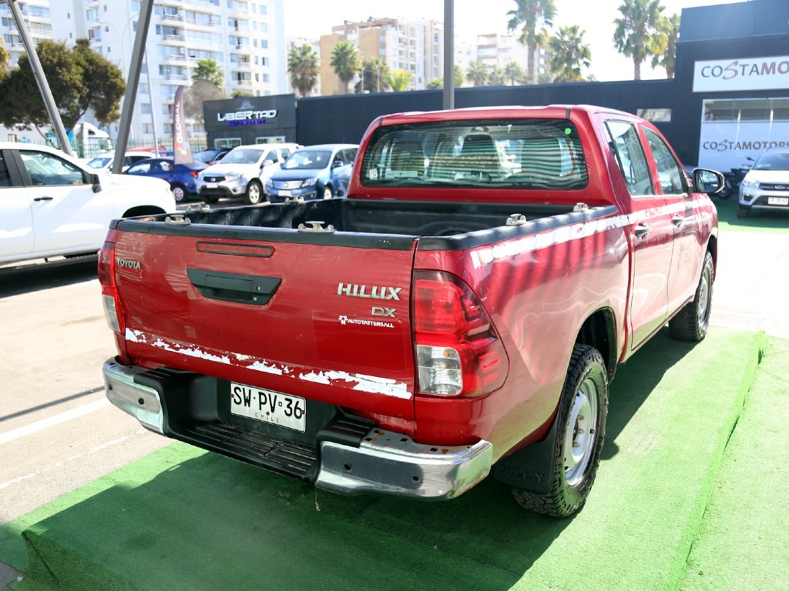 Toyota HILUX 2.4 DX 4x4 MT 2023 - Imagen 8 de 20