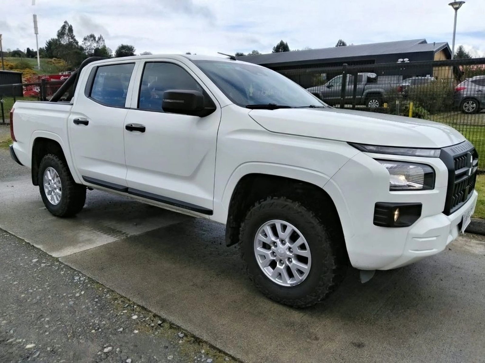Mitsubishi L200 KATANA XRT 2024 - Foto 4 de 8
