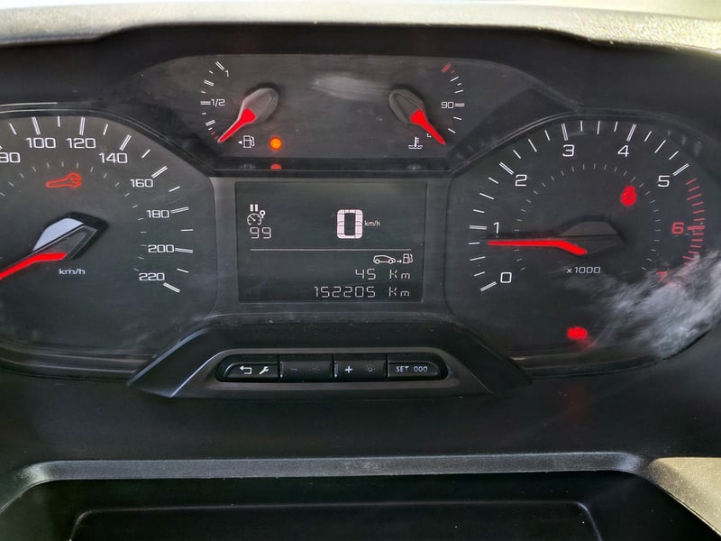 Peugeot PARTNER L2 1.6 Diesel 4x2 T/M 2023 - Imagen 13 de 18