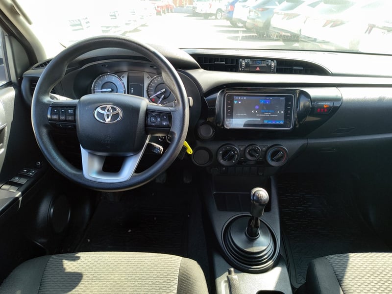 Toyota HILUX 2.4 Diesel 4x2 T/M 2023 - Imagen 11 de 20