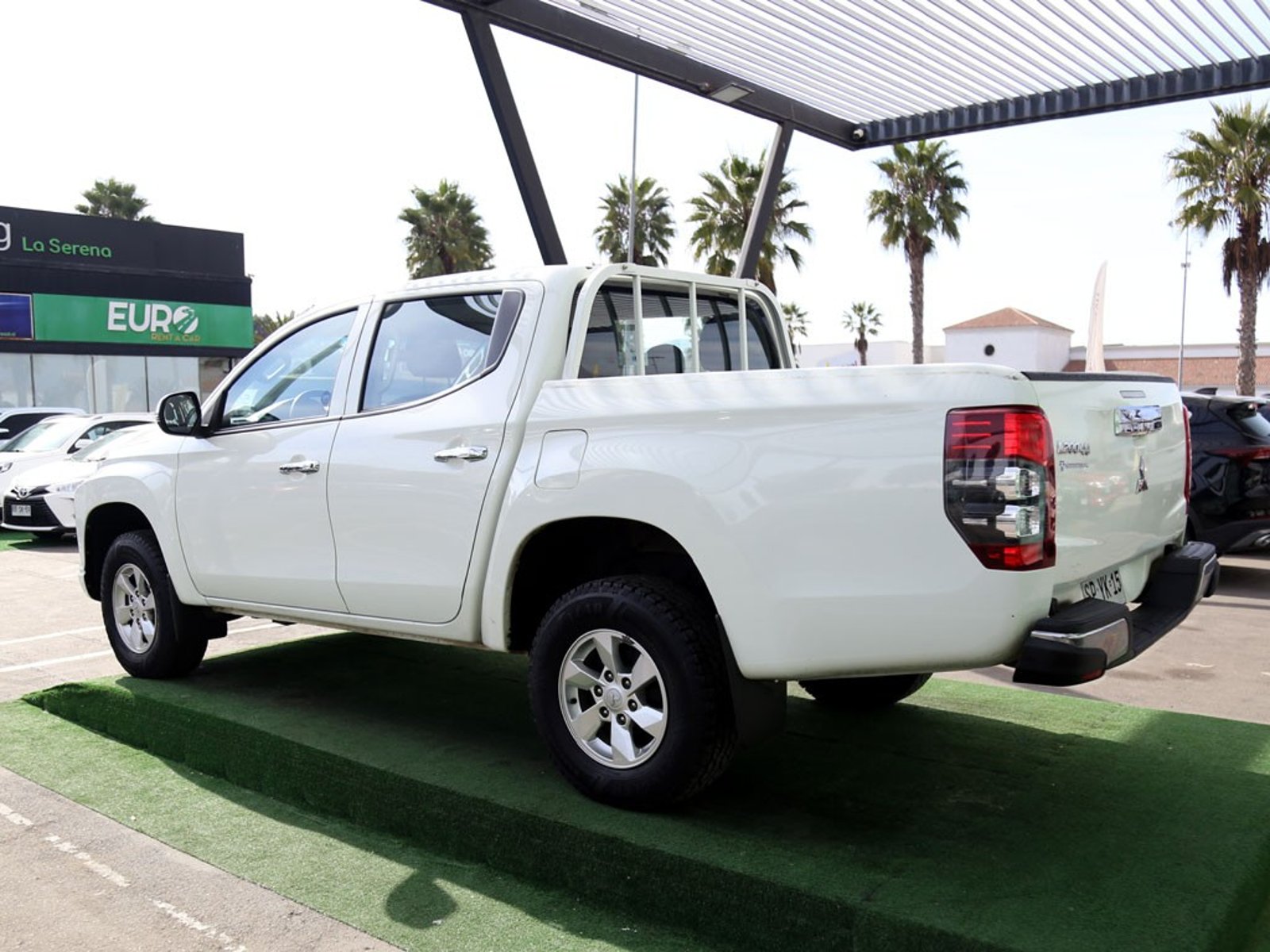 MITSUBISHI L200 KATANA 2.4 MT 4X4 DIESEL 2023 - Imagen 9 de 20