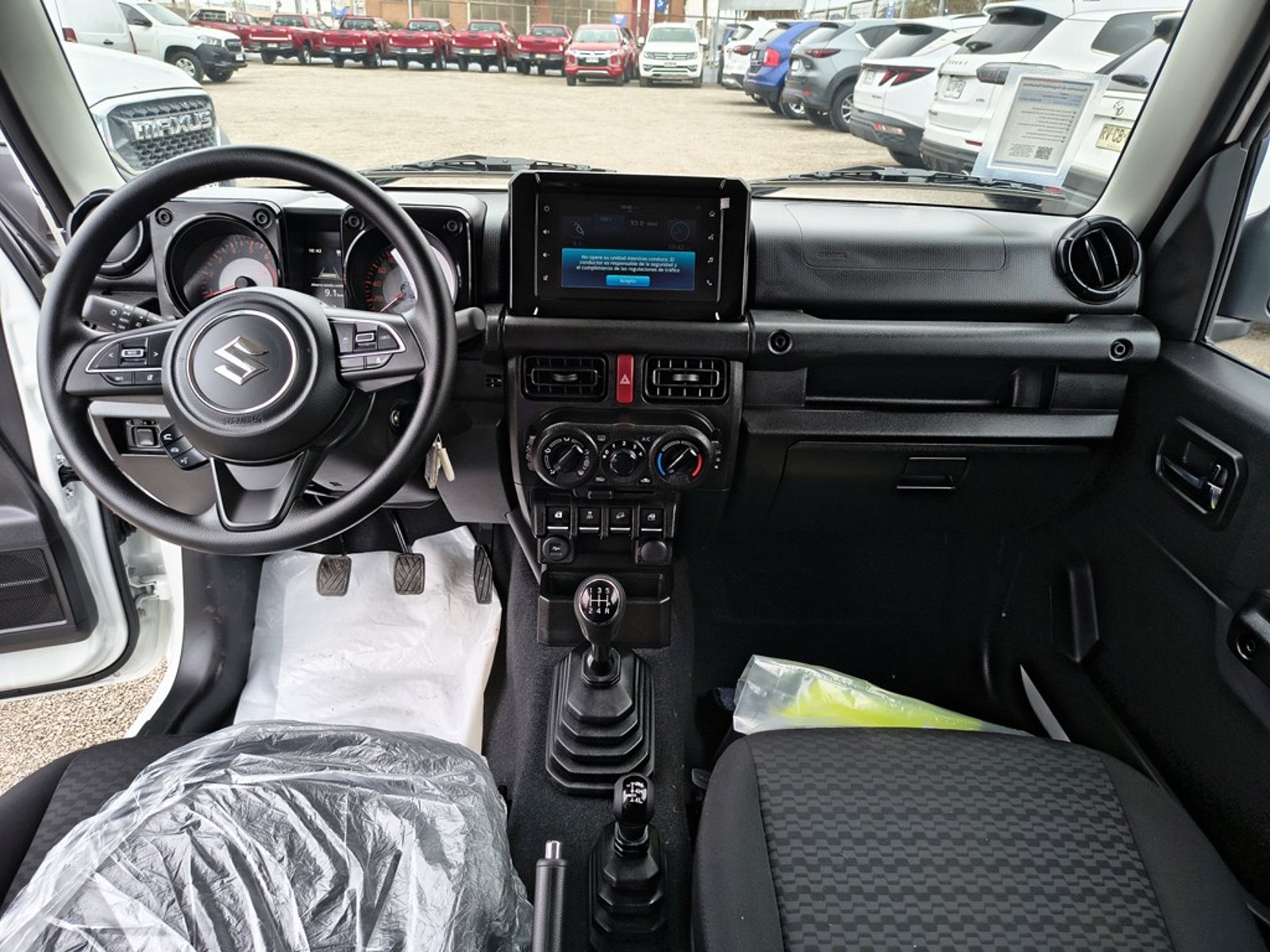 Suzuki JIMNY GL WINCHE MT 4X4 PRECIO+ IVA 2026 - Imagen 15 de 19