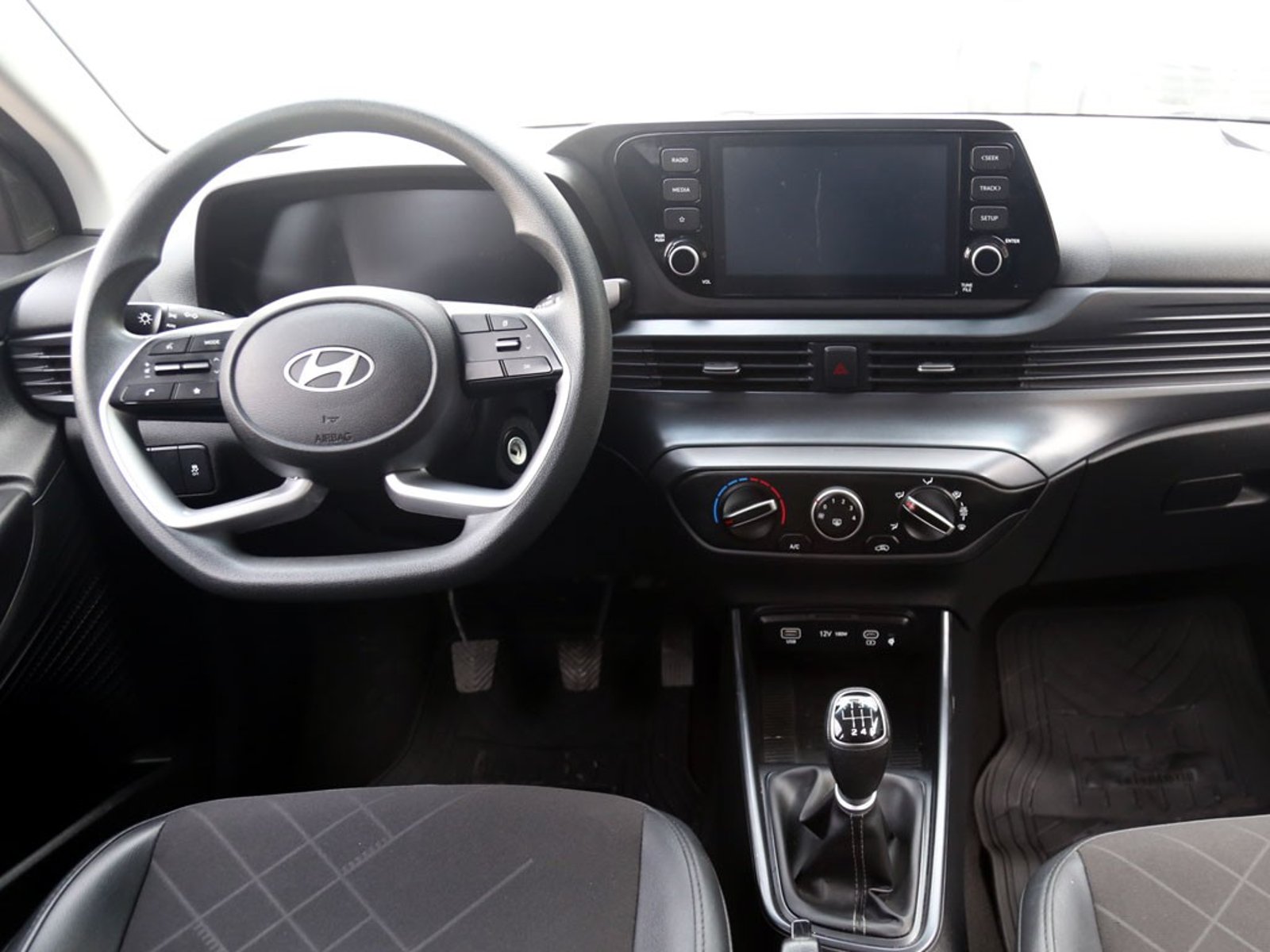 HYUNDAI I20 1.4 PLUS FL BI3 4X2 HB MT 5P 2025 - Imagen 11 de 20