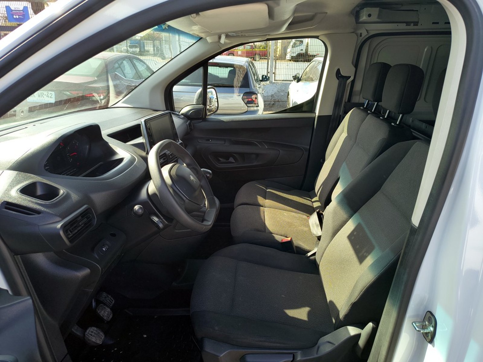 PEUGEOT PARTNER PARTNER L1 1.5 Diesel 4X2 T/M 2024 - Imagen 10 de 17
