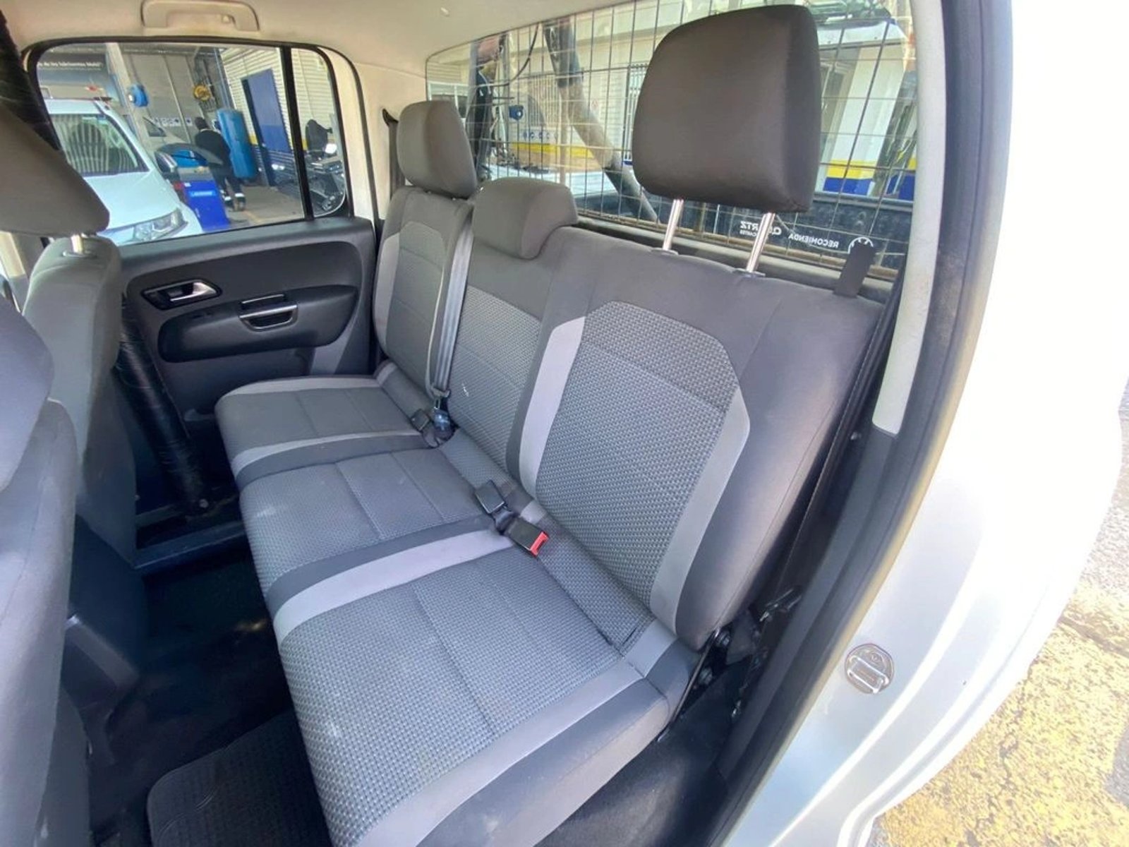 VOLKSWAGEN AMAROK 2.0 TRENDLINE 4MOTION MT 4X4 DIESEL 2023 - Imagen 16 de 16