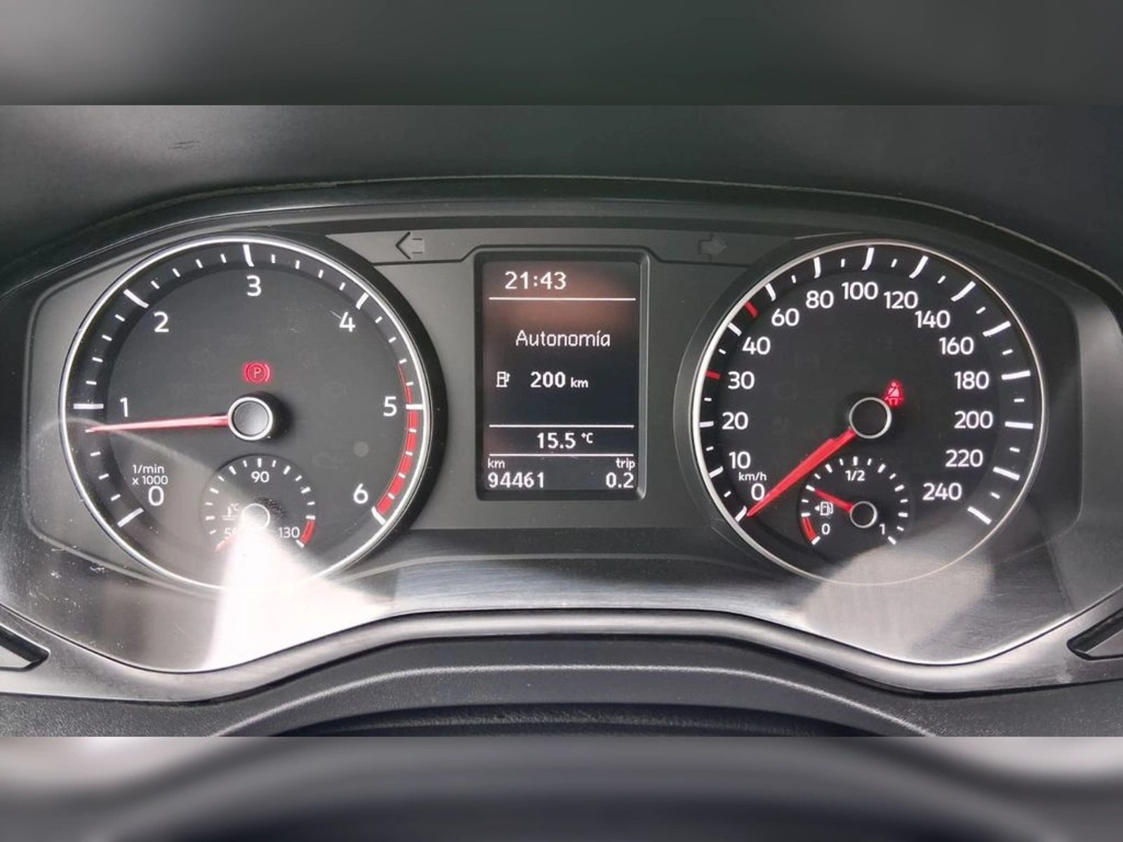 VOLKSWAGEN AMAROK 2.0 TRENDLINE DIESEL 4MOTION 4X4 DOB. CAB. MT 4P 2023 - Imagen 9 de 19