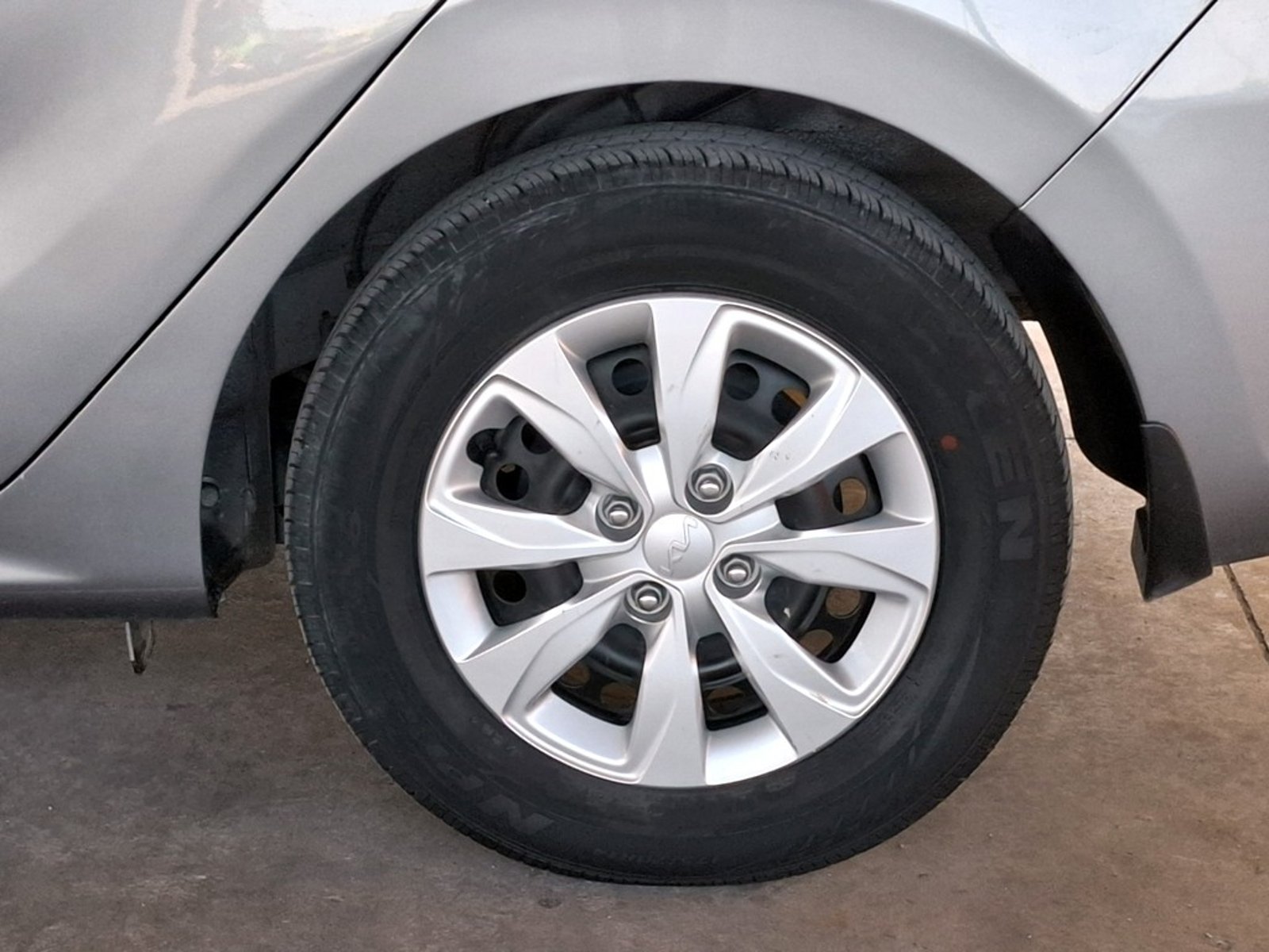 KIA SOLUTO LX 1.4 2023 - Imagen 10 de 20