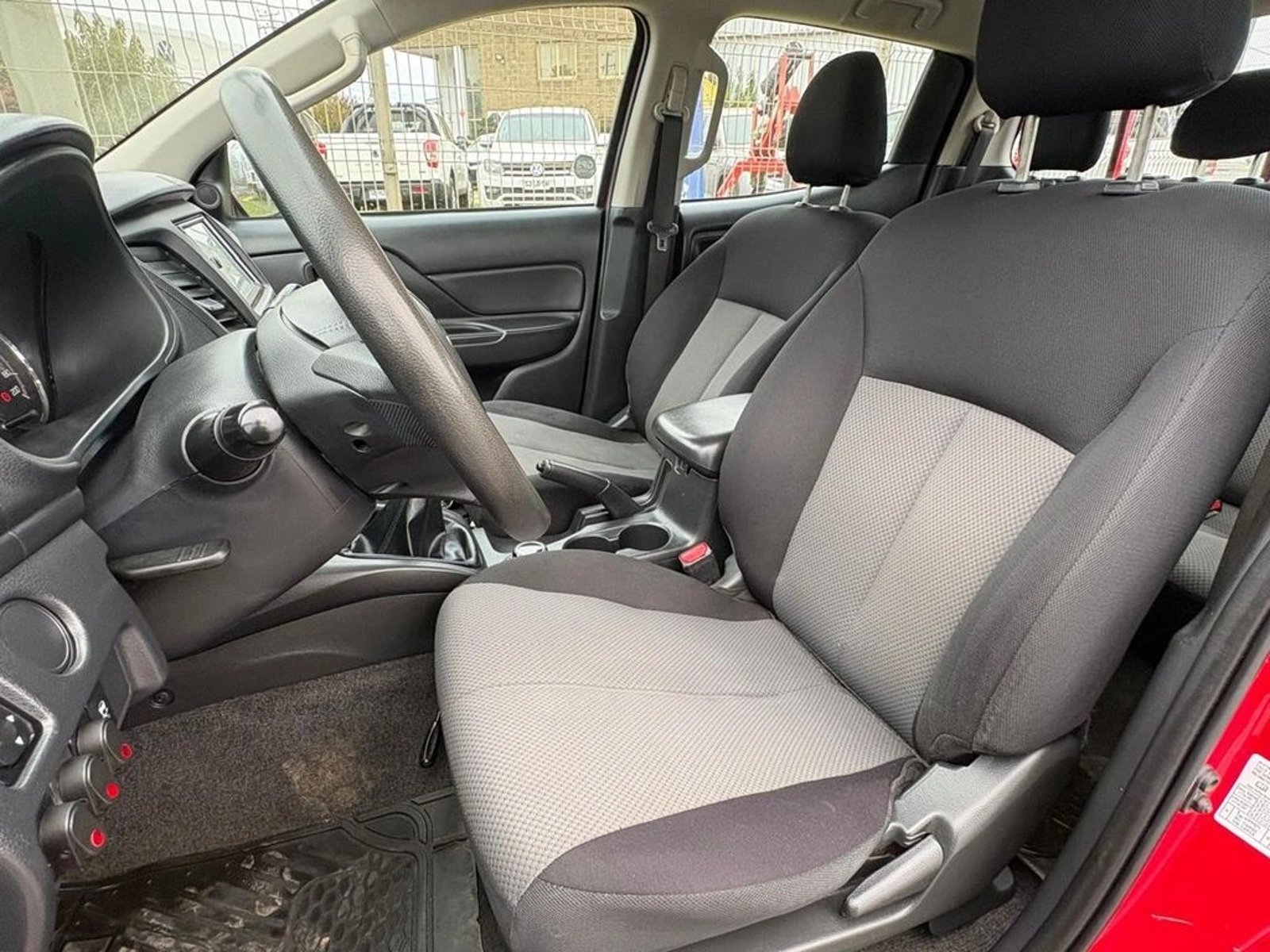 MITSUBISHI L200 KATANA CRT 4X4 2023 - Imagen 9 de 11
