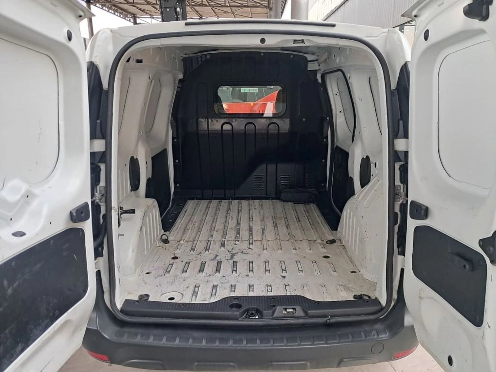 Renault EXPRESS ZEN 1.5 MT 4X2 DIESEL 2023 - Imagen 8 de 20