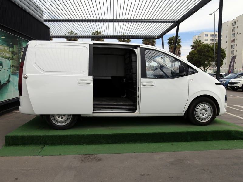 Hyundai STARIA 2.2 6MT CRI 2023 - Imagen 5 de 20