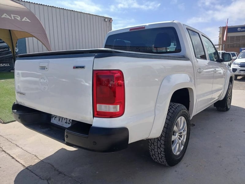 Volkswagen AMAROK 2.0 TRENDLINE 4X4 DIESEL MT 4P 2021 - Imagen 7 de 20