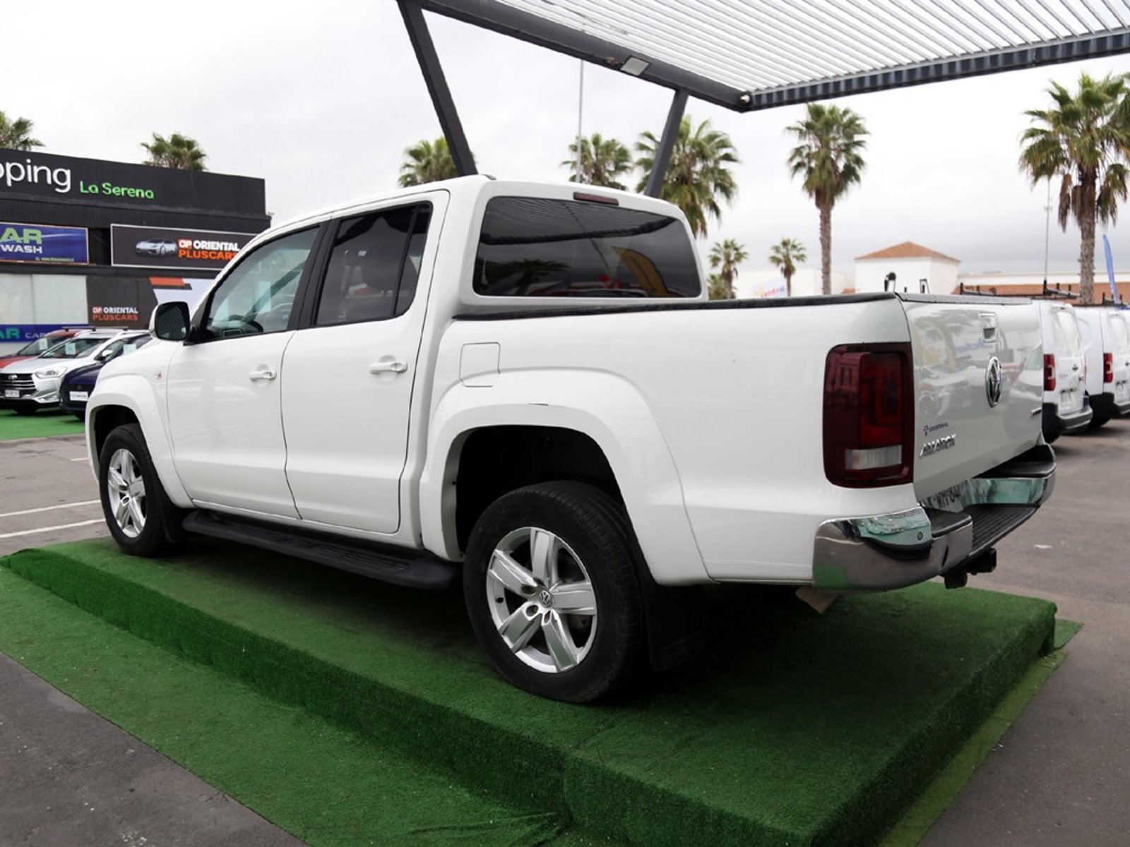 Volkswagen AMAROK HIGHLINE  2.0 AT 4X4 2023 - Imagen 9 de 20