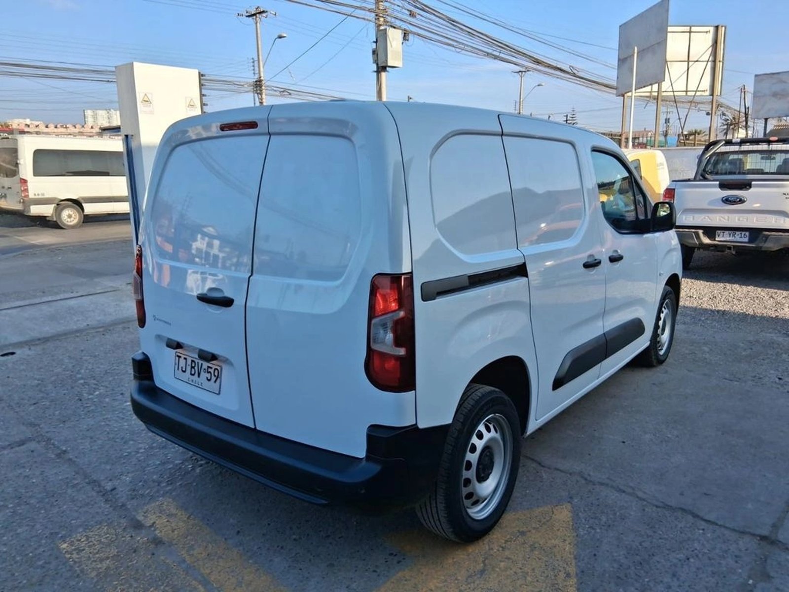 PEUGEOT PARTNER 1.5 L1 HDI DIESEL 100HP 4X2 MT 5P 2024 - Imagen 5 de 16