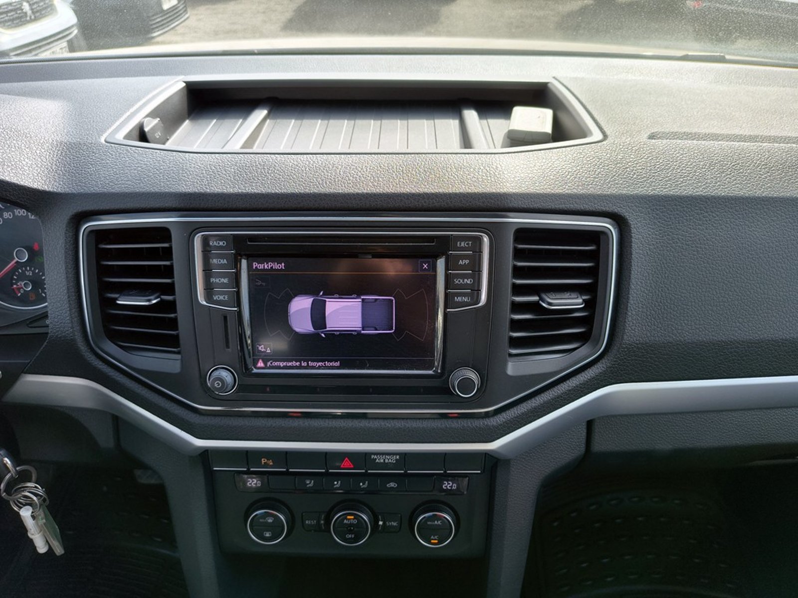 VOLKSWAGEN AMAROK 2.0 Highline AT 4X4 2023 - Imagen 17 de 20