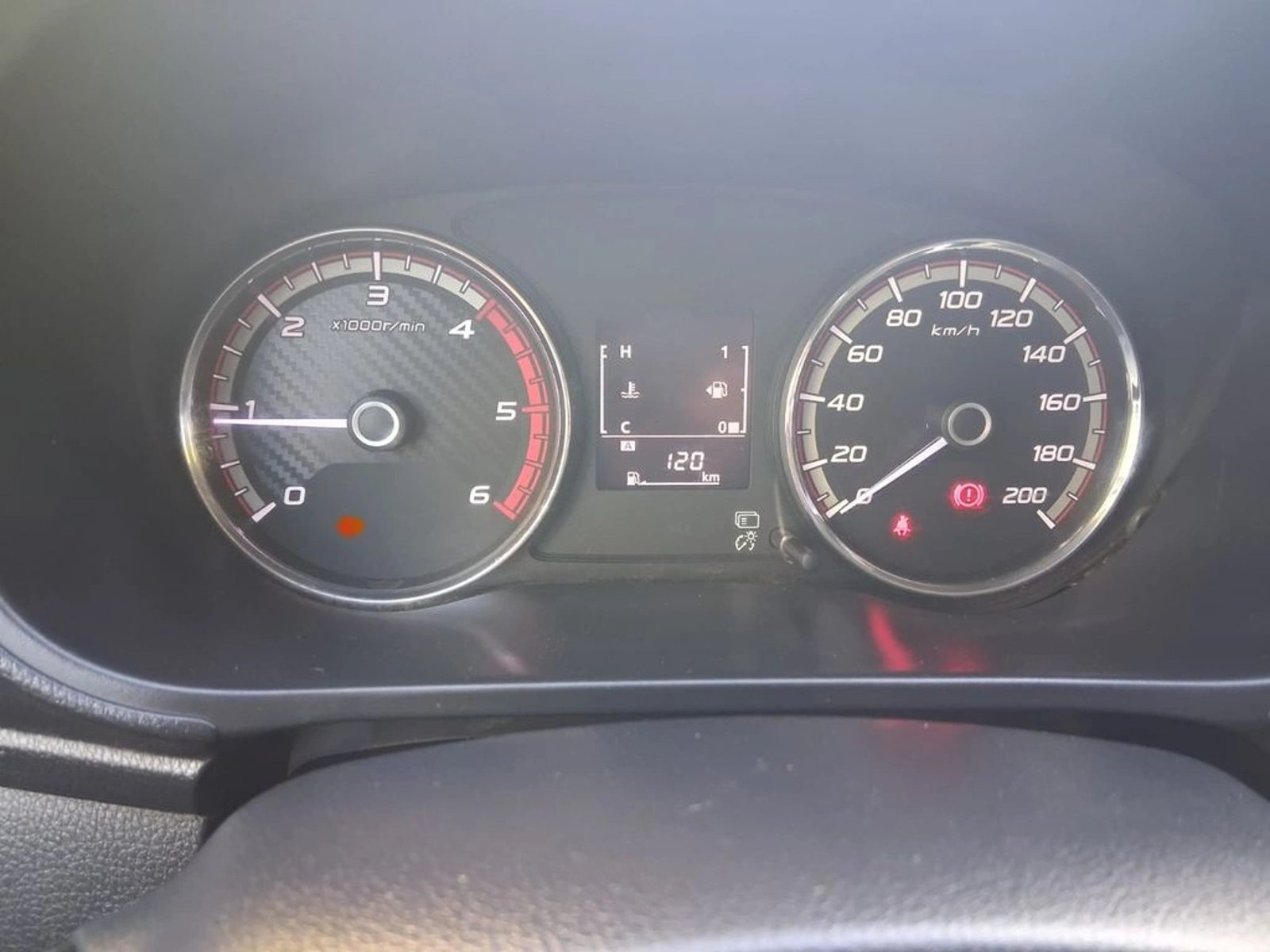 MITSUBISHI L200 KATANA CR 2.4 DC 4x2 2022 - Imagen 10 de 12