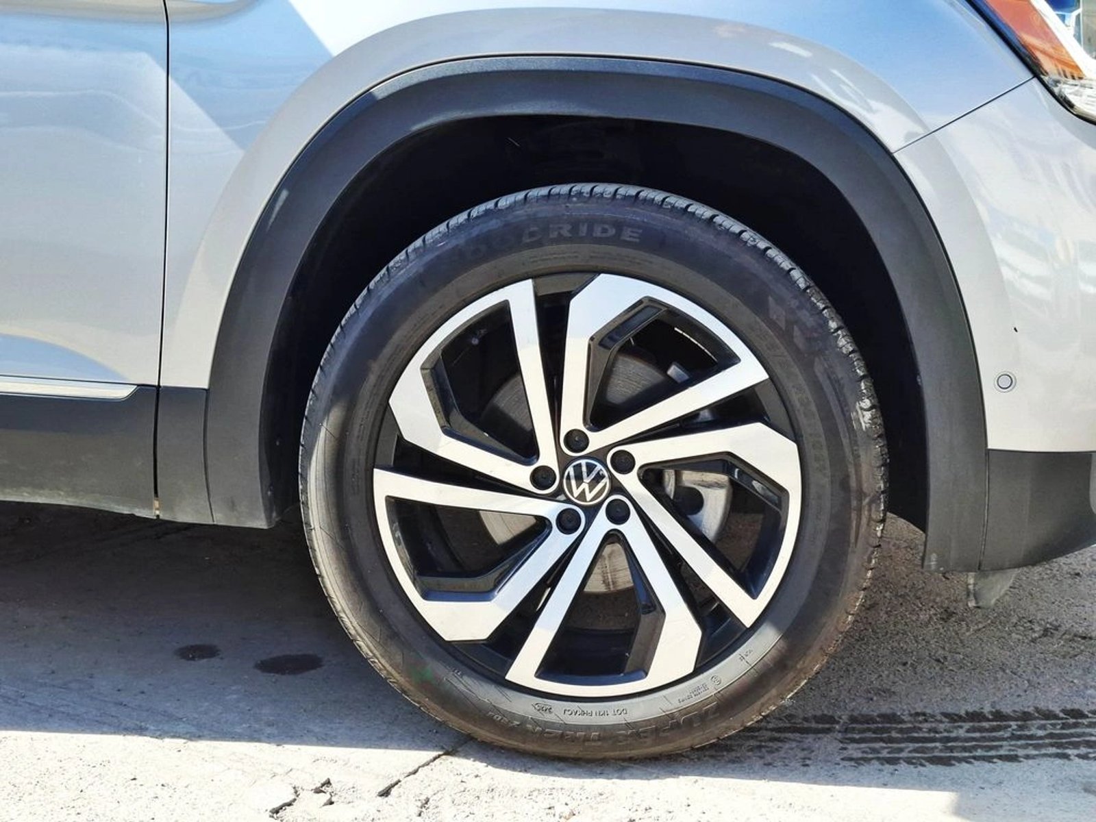 VOLKSWAGEN ATLAS 3.6 LIMITED 4MOTION 2024 - Imagen 6 de 20