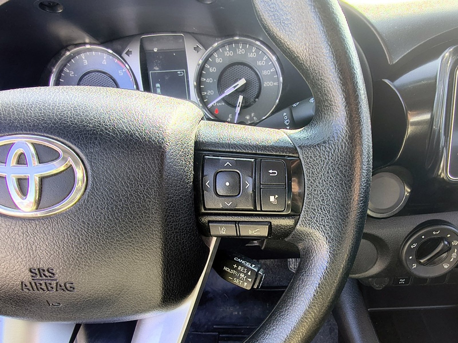 TOYOTA HILUX HILUX TSS 2.4 Diesel 4X2 T/M 2021 - Imagen 14 de 19
