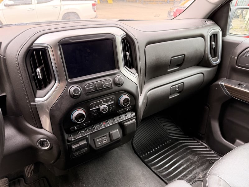 Chevrolet SILVERADO LTZ AT 4X4 2022 - Imagen 14 de 20