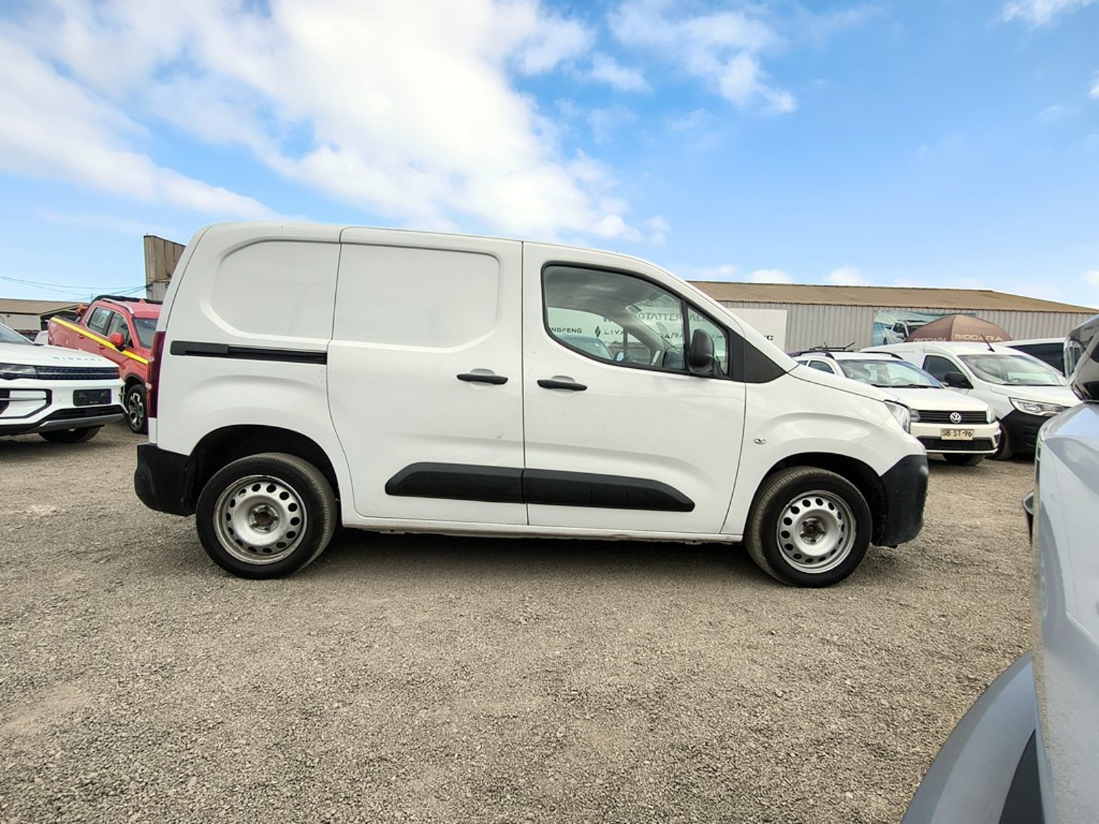 PEUGEOT PARTNER PARTNER L1 1.5 Diesel 4X2 T/M 2024 - Imagen 4 de 17