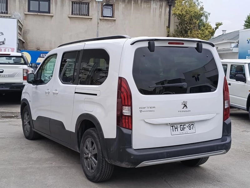 Peugeot RIFTER 1.5 ALLURE BLUEHDI AT 2024 - Imagen 10 de 20