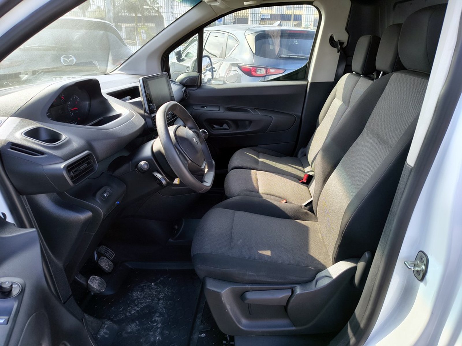PEUGEOT PARTNER PARTNER L1 1.6 Diesel 4x2 T/M 2023 - Imagen 10 de 16