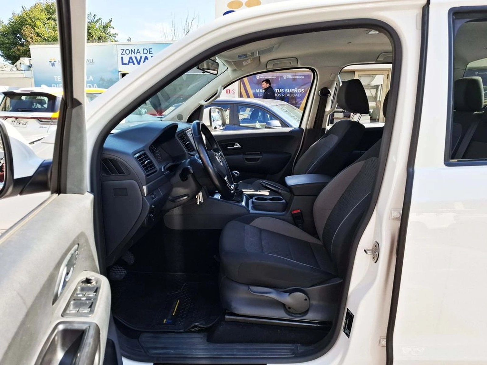 Volkswagen AMAROK TREDLINE 2.0 MT 4X2 2021 - Imagen 14 de 20