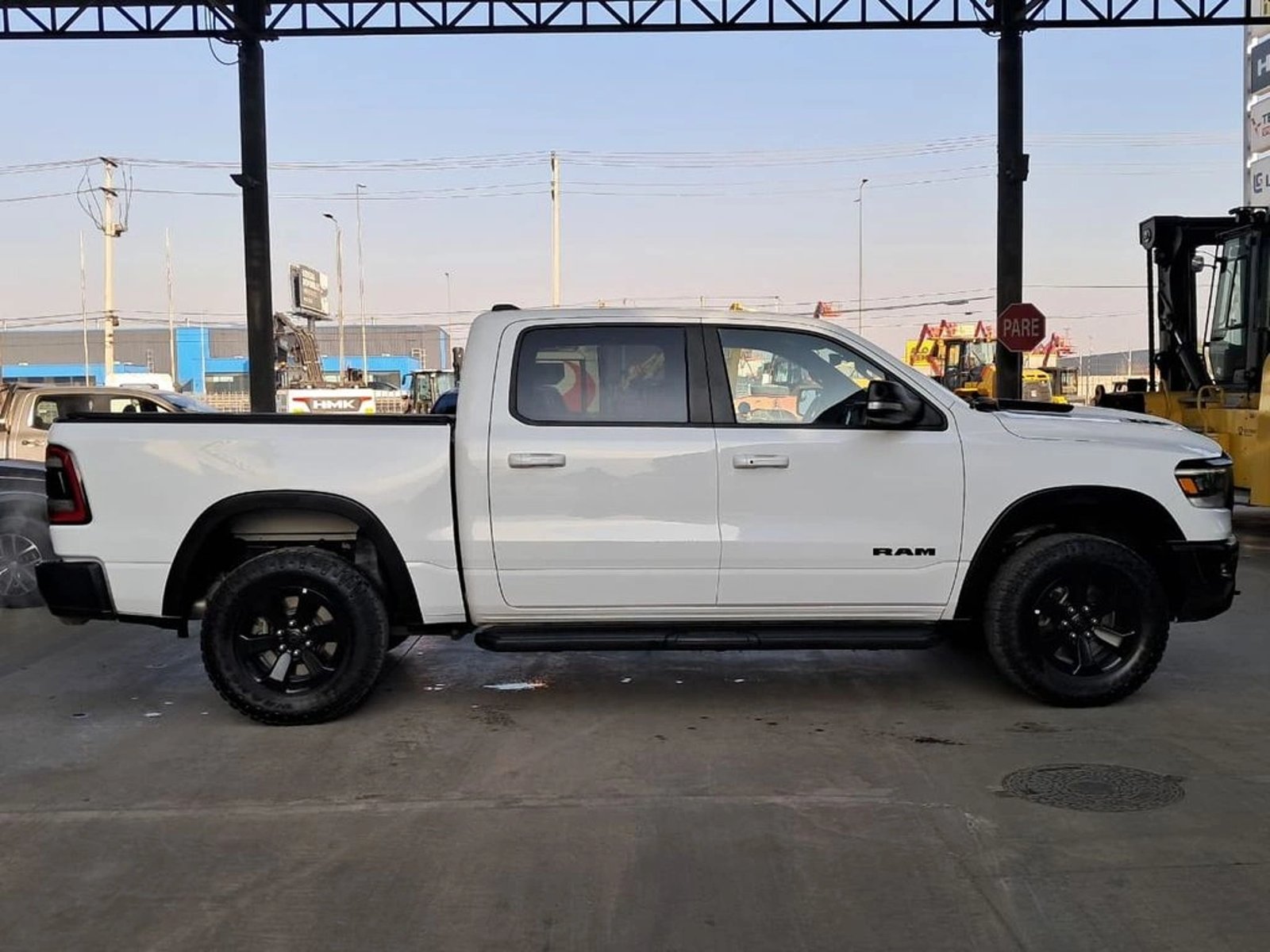 RAM 1500 5.7 REBEL 4X4 AT 4P 2023 - Foto 5 de 20