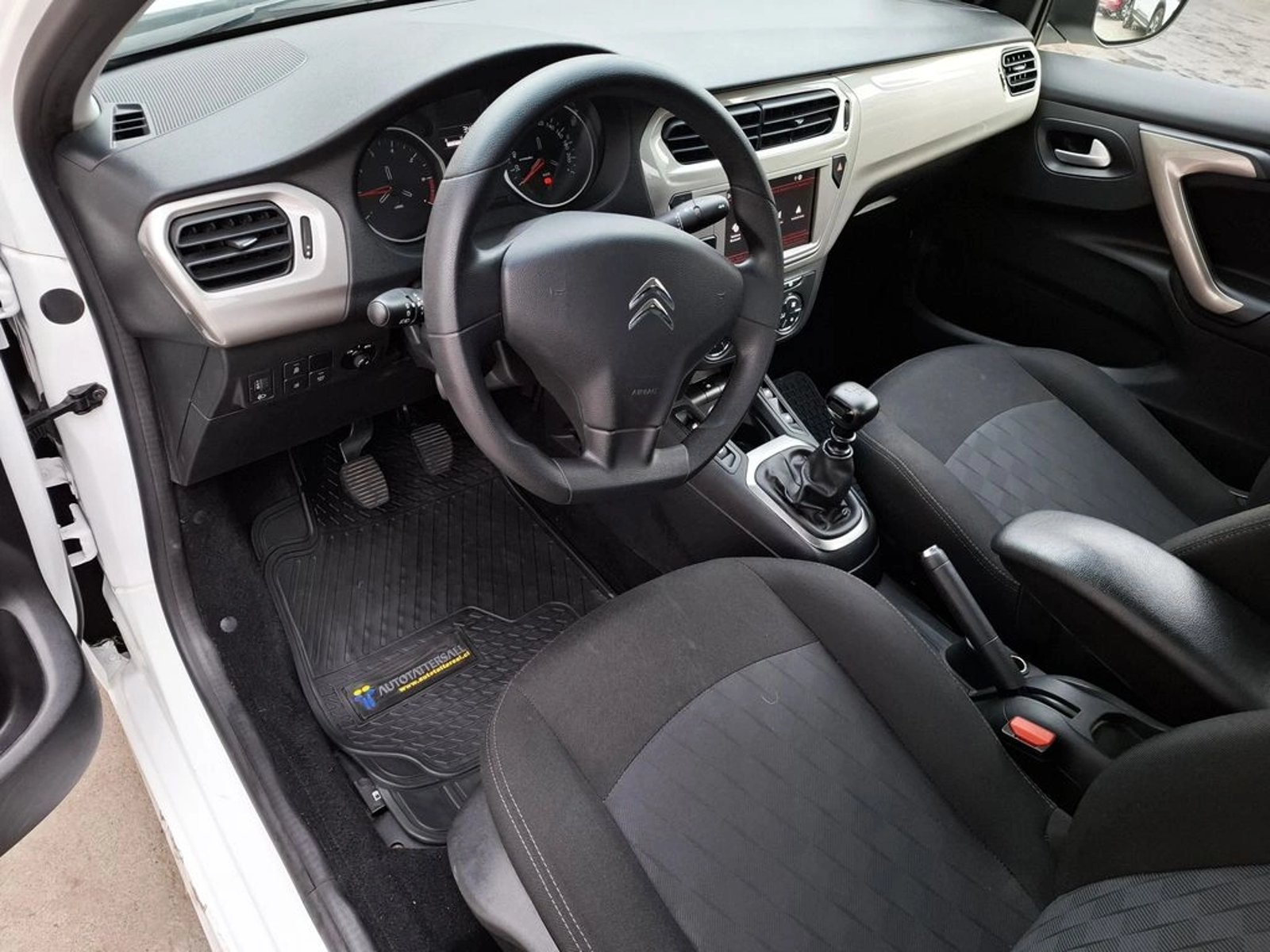 CITROEN C-ELYSEE 1.6 DIESEL 2025 - Imagen 16 de 20
