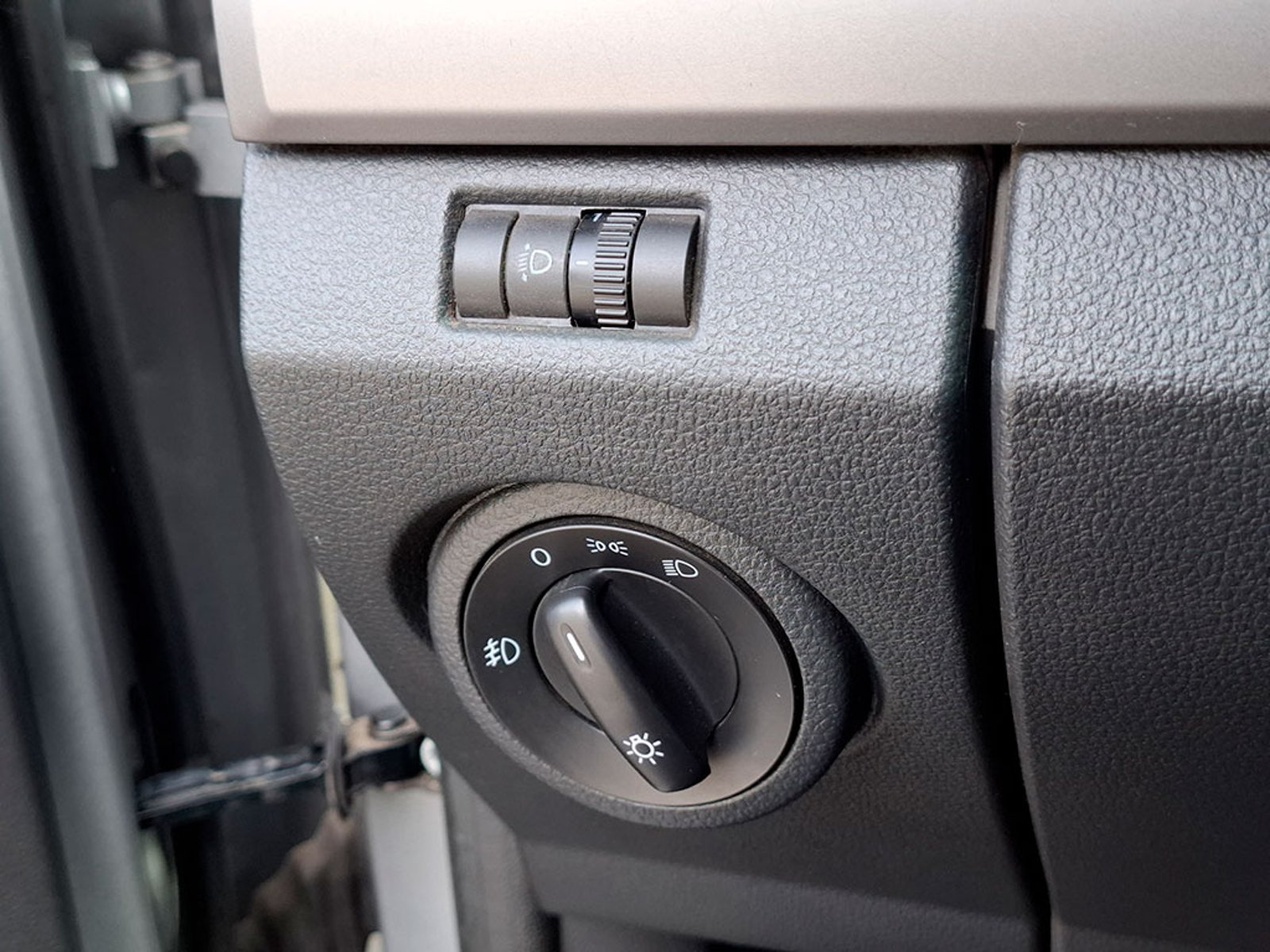 Volkswagen AMAROK 2.0 Confortline 4X2 MT 2023 - Imagen 19 de 20