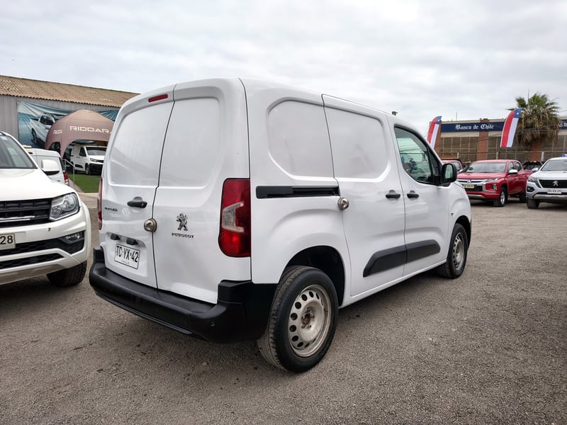 Peugeot PARTNER L1 1.5 Diesel 4X2 T/M 2024 - Imagen 7 de 17
