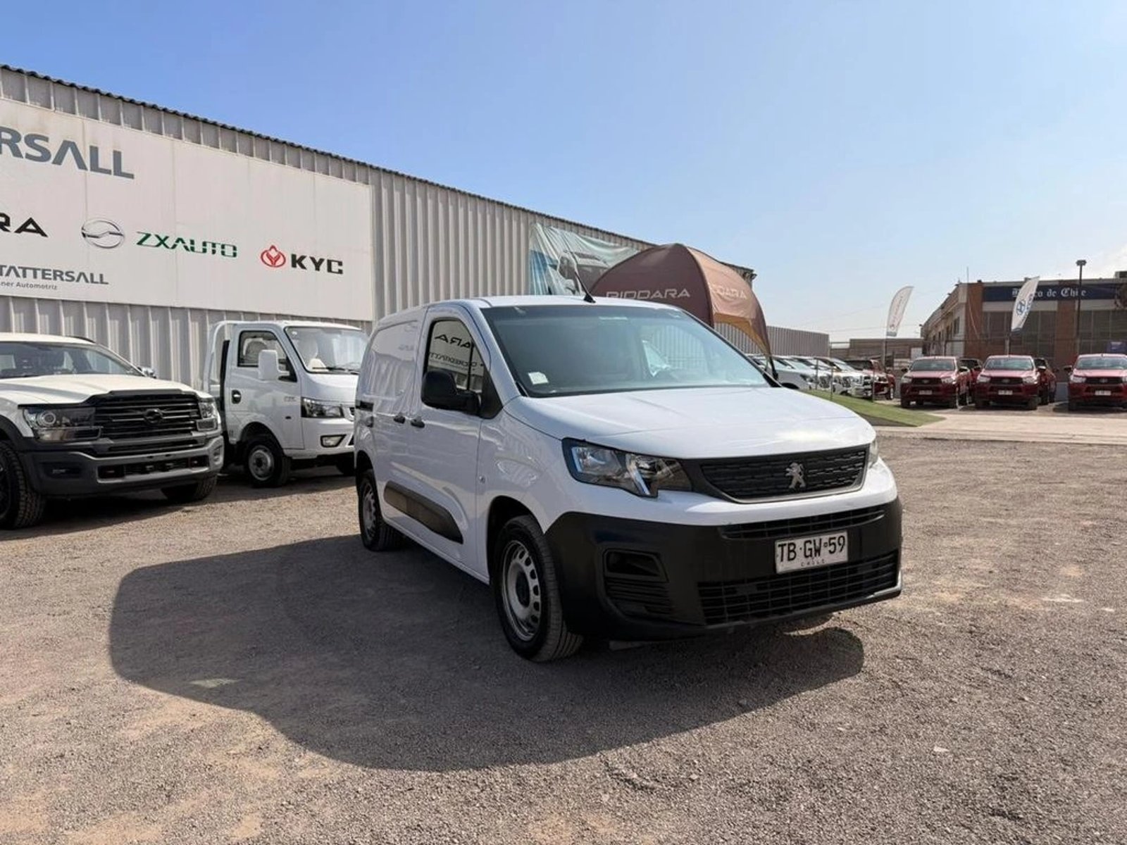 PEUGEOT PARTNER L1 1.5 Diesel 4X2 T/M 2024 - Foto 3 de 17