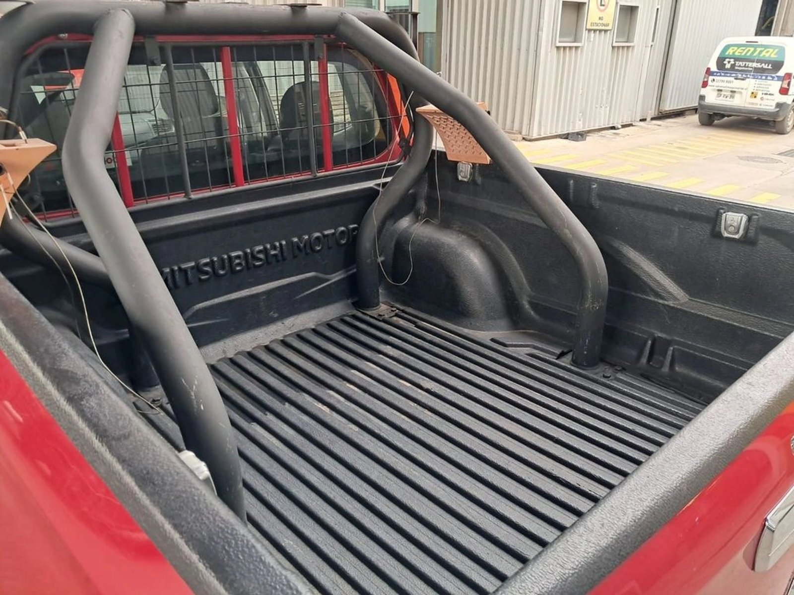 Mitsubishi L200 KATANA CRT 4X4 MT DIESEL 2022 - Imagen 13 de 20