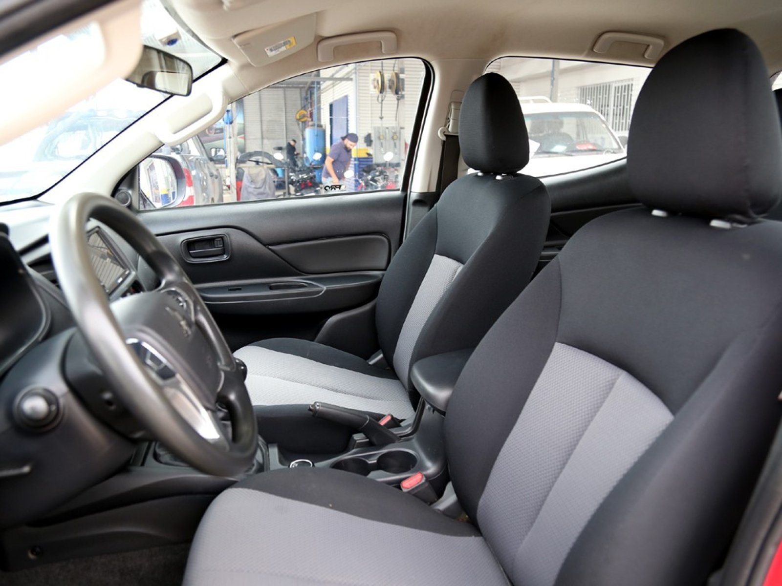 Mitsubishi L200 KATANA CRT 2023 - Imagen 12 de 20