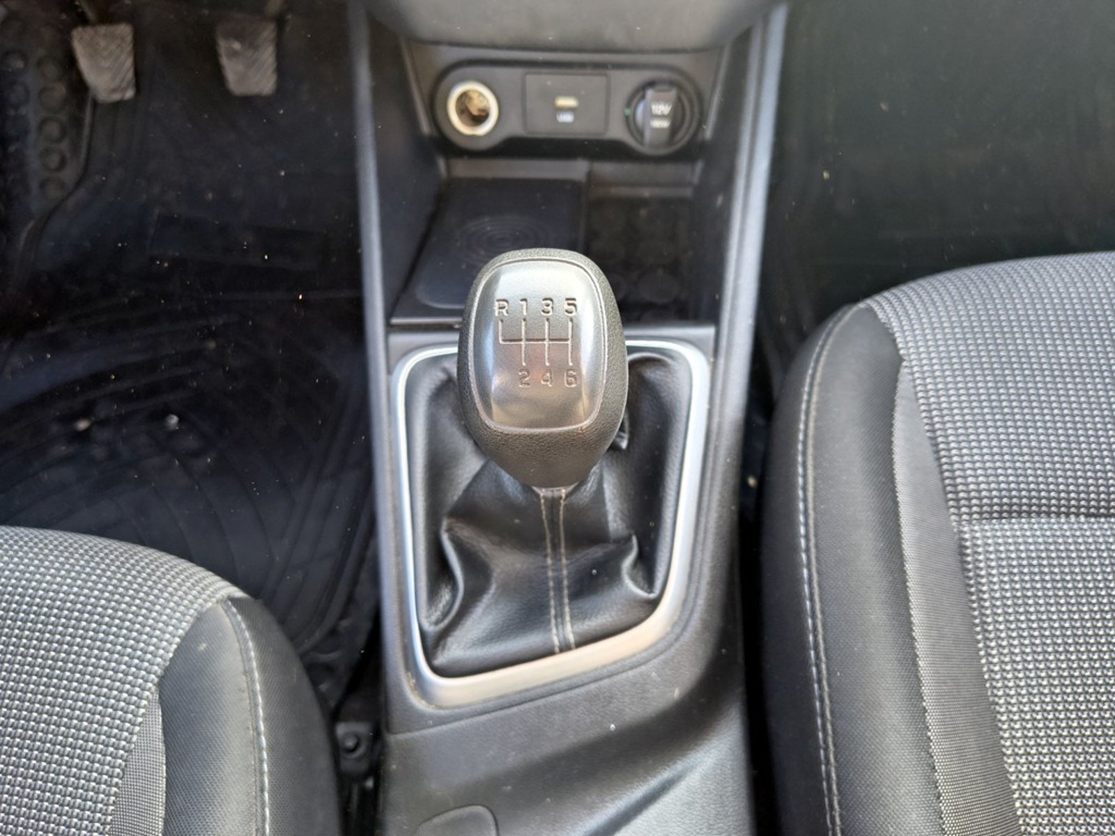 HYUNDAI ACCENT 1.4 HCI VALUE 2022 - Imagen 18 de 20