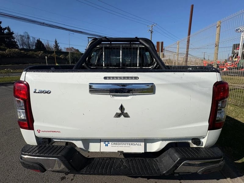 Mitsubishi L200 KATANA CR 4X2 2023 - Imagen 7 de 12