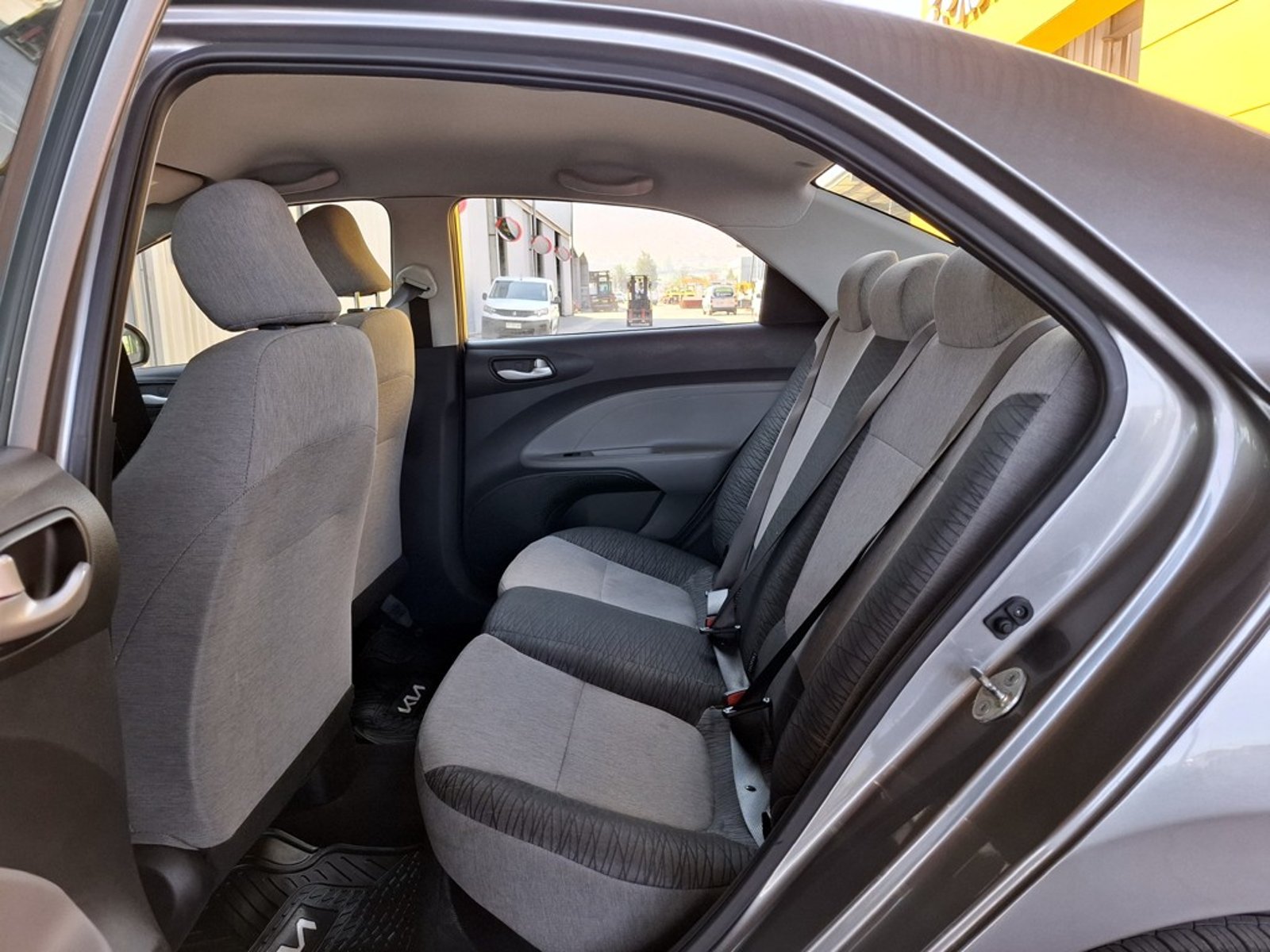 KIA SOLUTO LX 1.4 2023 - Imagen 14 de 20