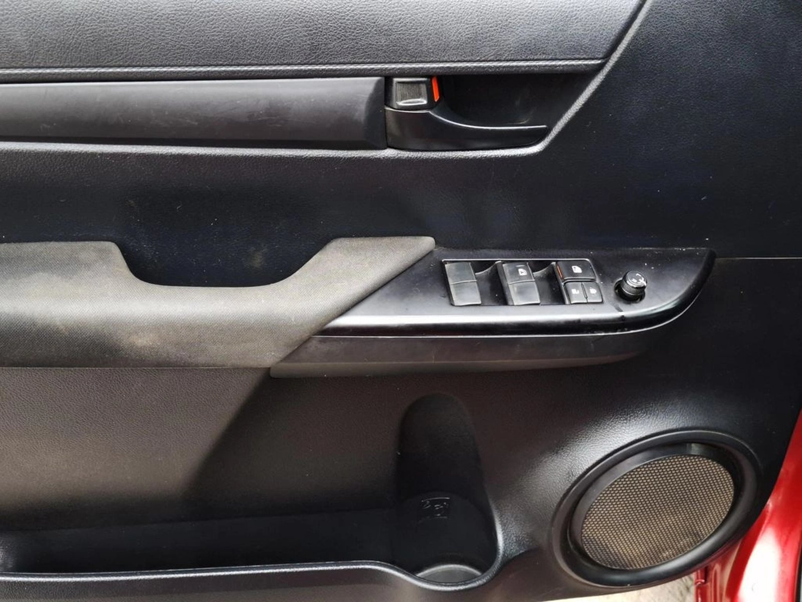 TOYOTA HILUX 2.4 2022 - Imagen 13 de 20
