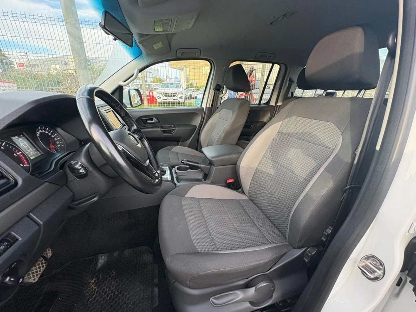 VOLKSWAGEN AMAROK COMFORTLINE 4X4 AUT. 2023 - Imagen 10 de 13