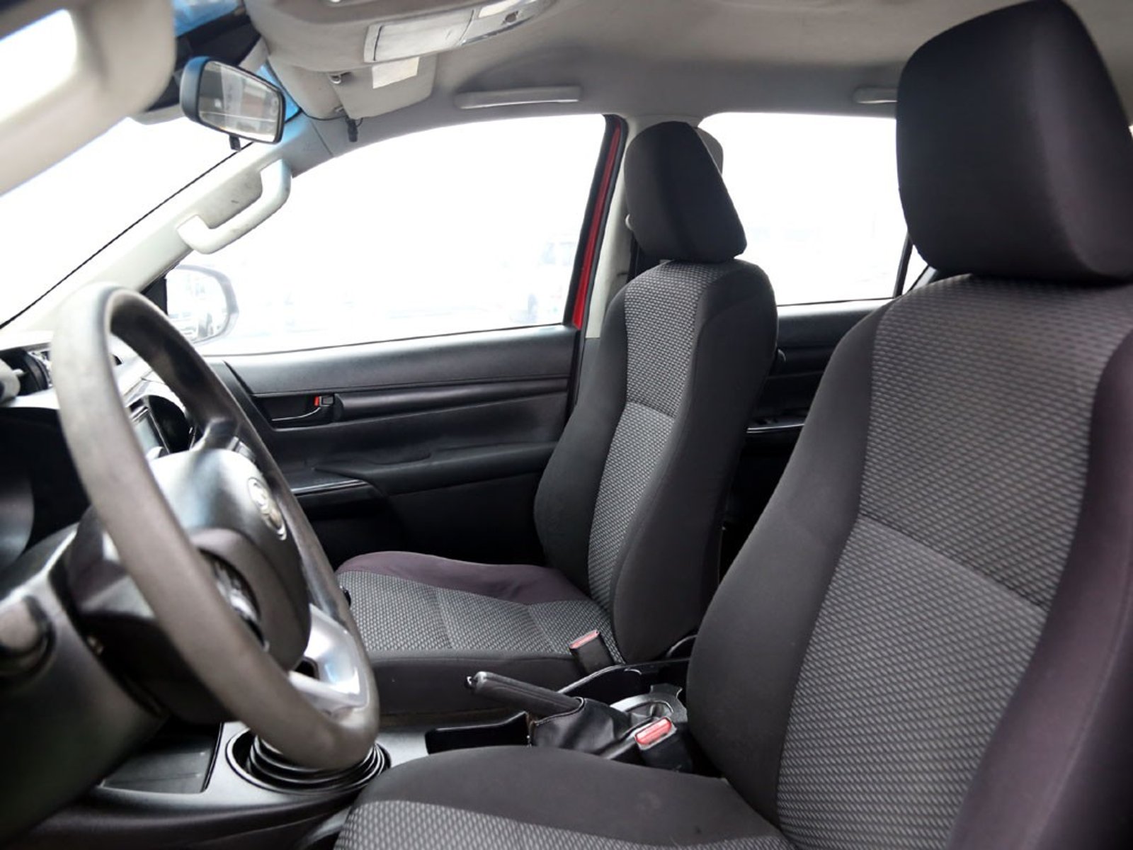 Toyota HILUX 2.4 DX MT DIESEL 2021 - Imagen 12 de 20