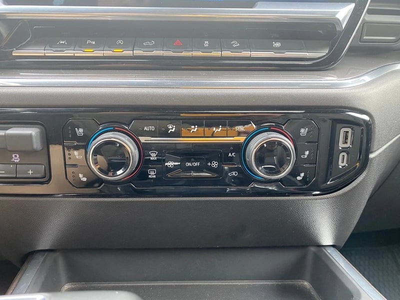 Chevrolet SILVERADO High Country 4X4 3.0 DIESEL AUT 2024 - Imagen 16 de 20