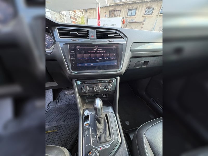 Volkswagen TIGUAN 2.0 TSI SPORT 4MOTION 4X4 180HP AT 5P. 2019 - Imagen 16 de 20