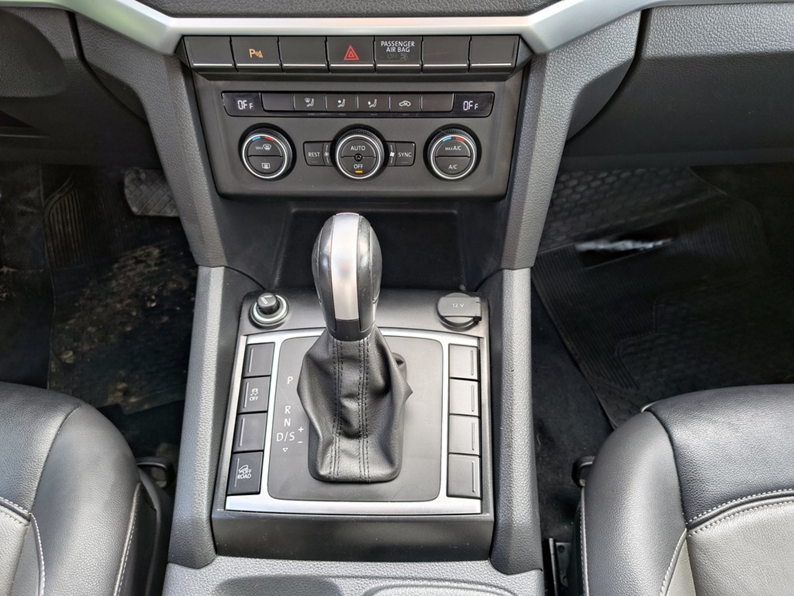 VOLKSWAGEN AMAROK 2.0 Highline AT 4X4 2023 - Imagen 18 de 20