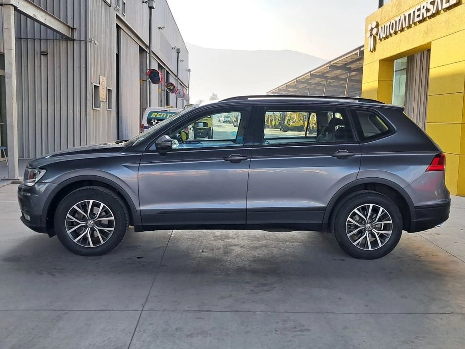 VOLKSWAGEN TIGUAN 1.4 TSI COMFORTLINE 5P AT 2020 - Imagen 9 de 18