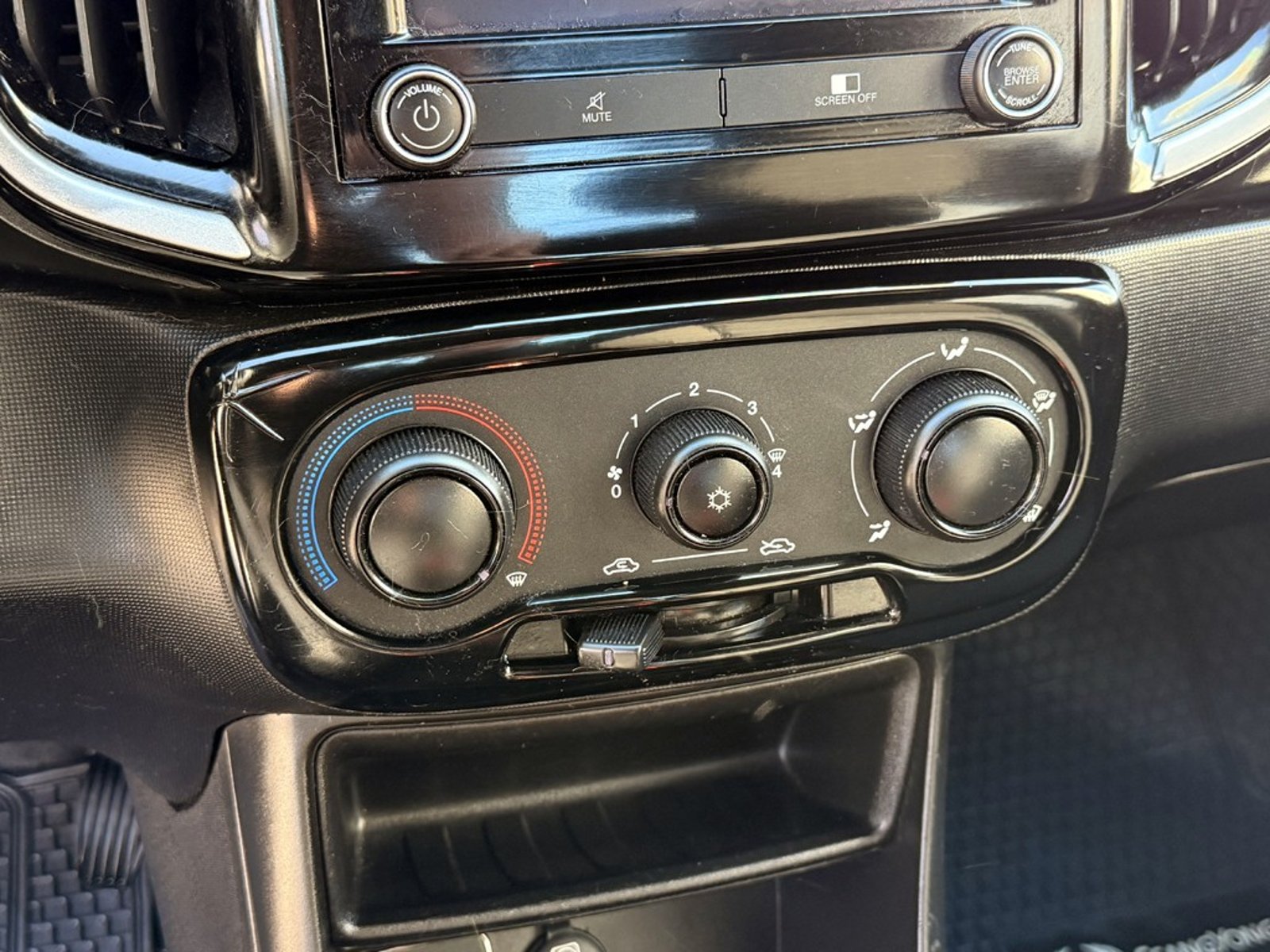 RAM 700 BIGHORN DCAB 1.3 2024 - Imagen 20 de 20