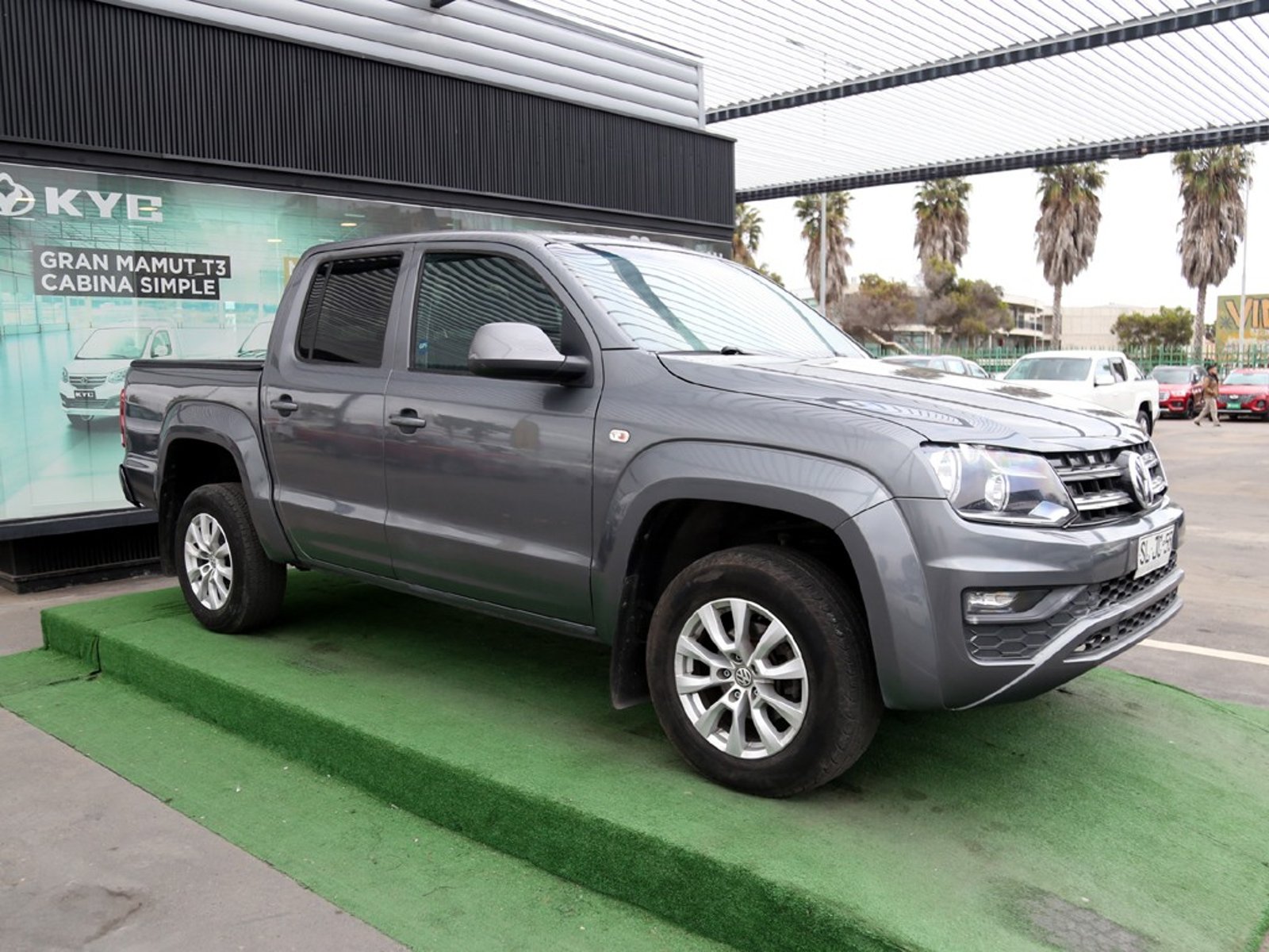 Volkswagen AMAROK TRENDLINE 4X2 2.0 MT 2023 - Imagen 3 de 20