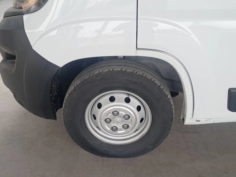 Peugeot BOXER L3 2.2 PICKUP CABINA SIMPLE 2025 - Imagen 10 de 18